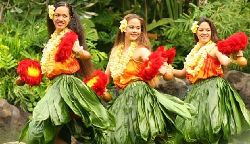 Dive into Hawaiian Traditions: Cultural Experiences Await