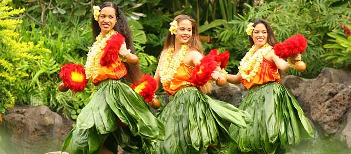 Dive into Hawaiian Traditions: Cultural Experiences Await