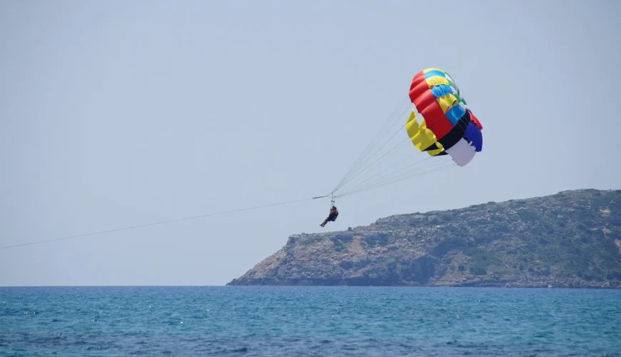 parasailing maui